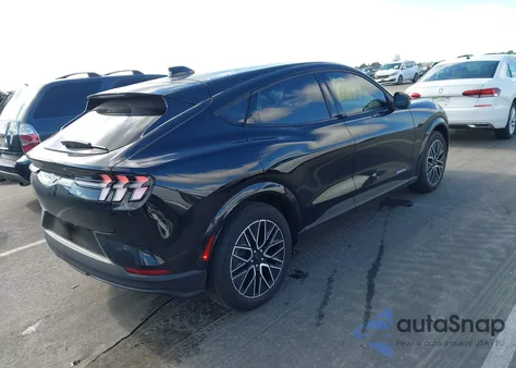 2025 Ford Mustang Mach-E Premium z USA, uszkodzony, nr VIN 3FMTK3R42SMA13701